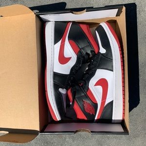 Air Jordan 1 Mid Shoes